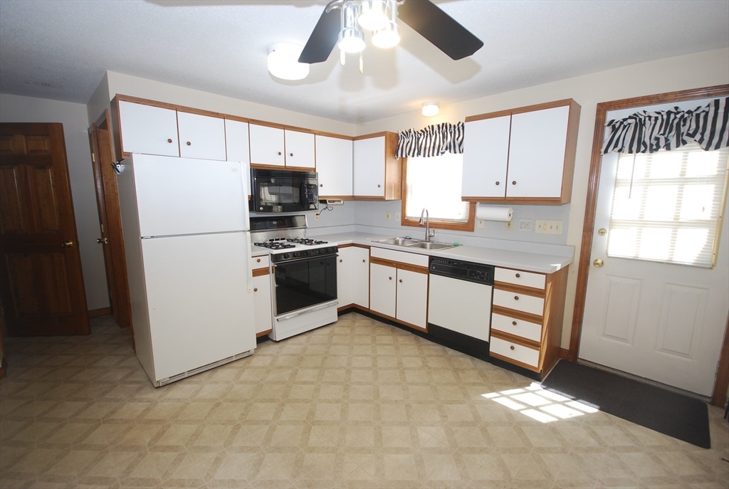 44-46 Middle Street Springfield, MA 01104 - Photo 6 of 42
