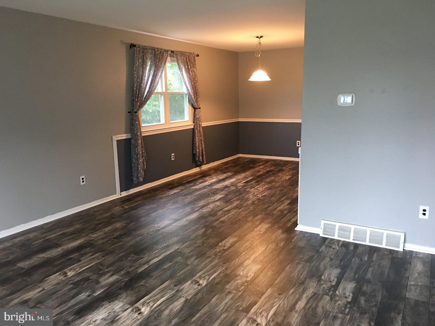 611 Arlington Road Fairless Hills, PA 19030 - Photo 14 of 24 Living Room