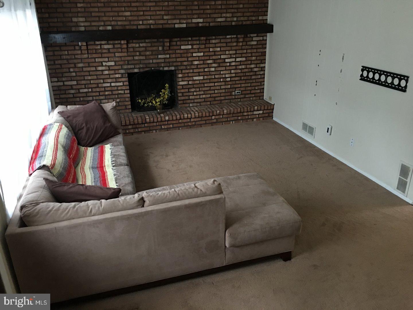 611 Arlington Road Fairless Hills, PA 19030 - Photo 6 of 24 Family Room