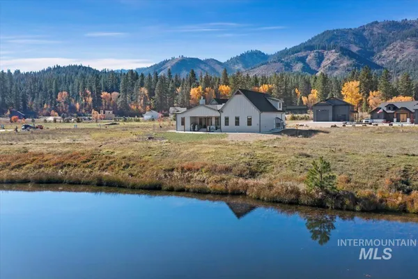 $1,010,000 | 42 Singing Springs Way Garden Valley, Garden Valley, ID 83622