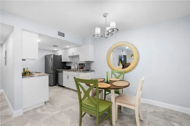 $2,000 | 1605 Chesapeake Avenue, Unit 2, Naples, FL 34102