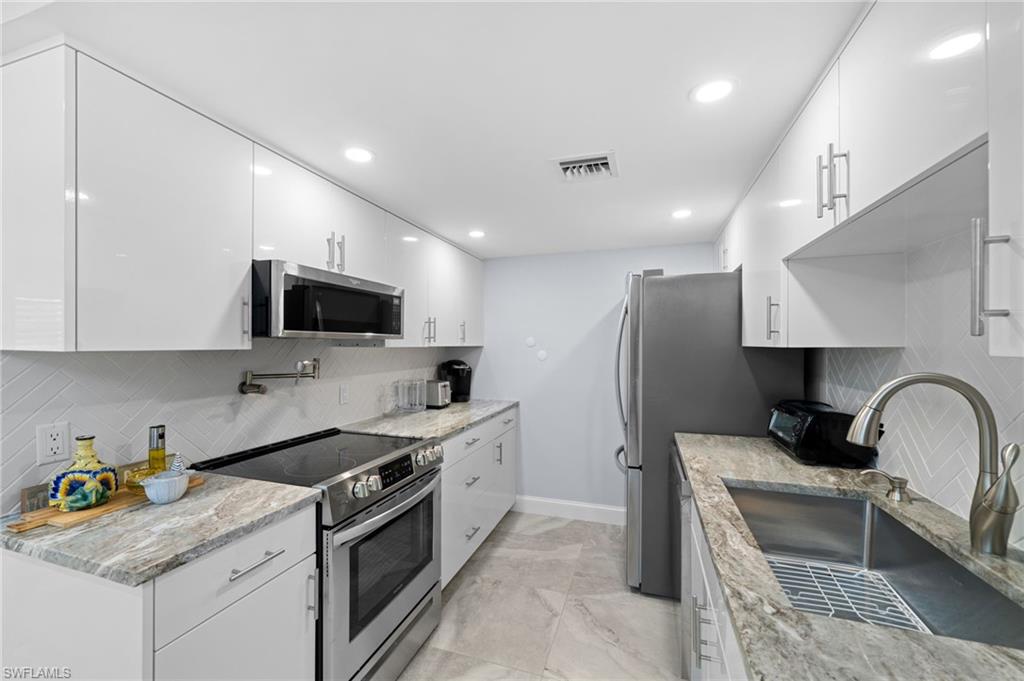 1605 Chesapeake Avenue, Unit 2 Naples, FL 34102 - Photo 12 of 29