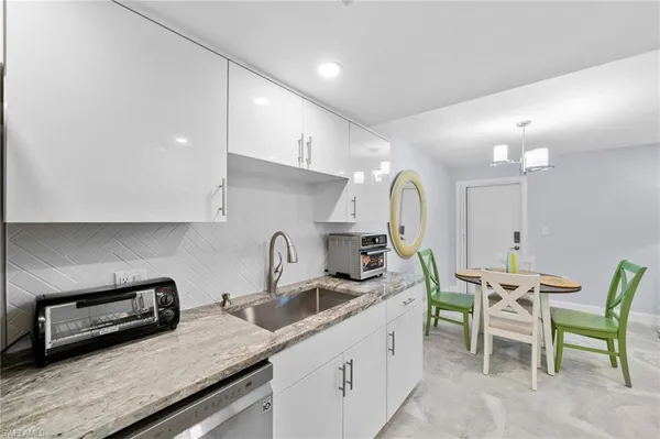 $2,300 | 1605 Chesapeake Avenue, Unit 2, Naples, FL 34102