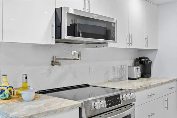 $2,300 | 1605 Chesapeake Avenue, Unit 2, Naples, FL 34102