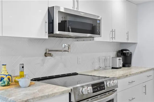 $2,000 | 1605 Chesapeake Avenue, Unit 2, Naples, FL 34102