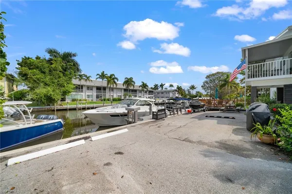 $2,300 | 1605 Chesapeake Avenue, Unit 2, Naples, FL 34102