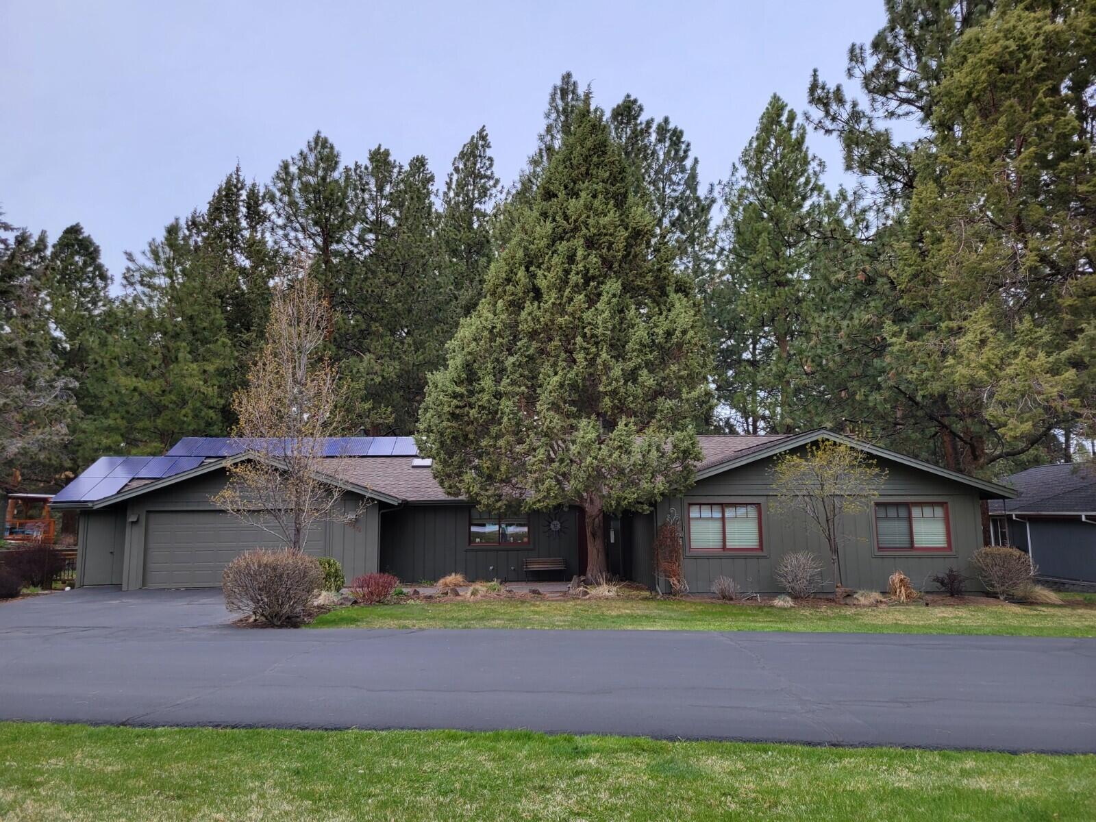 20374 Donkey Sled Road Bend, OR 97702 - Photo 14 of 16 14