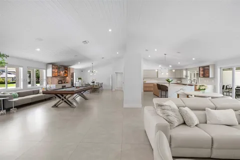 $2,895,000 | 9201 Southwest 102nd Street, Miami, FL 33176