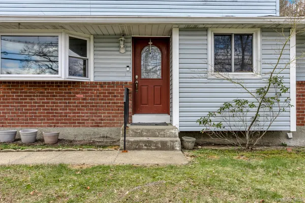 $459,000 | 2028 Oakwood Drive, Peekskill, NY 10566