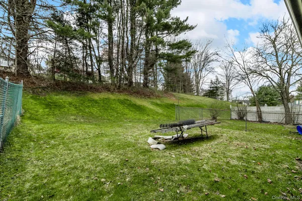 $459,000 | 2028 Oakwood Drive, Peekskill, NY 10566