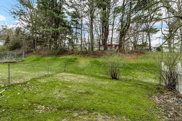 $459,000 | 2028 Oakwood Drive, Peekskill, NY 10566
