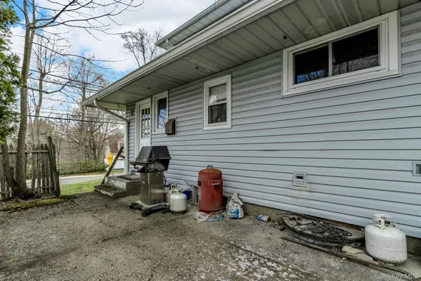 $459,000 | 2028 Oakwood Drive, Peekskill, NY 10566