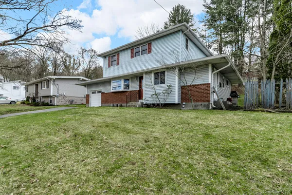 $459,000 | 2028 Oakwood Drive, Peekskill, NY 10566