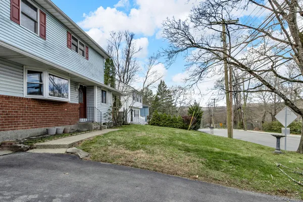 $459,000 | 2028 Oakwood Drive, Peekskill, NY 10566