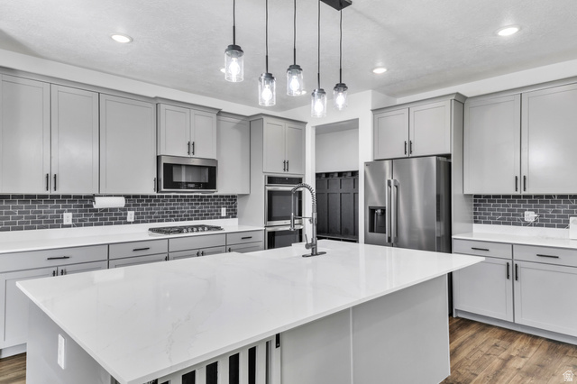 674 South Meade Street Mapleton, UT 84664 - Photo 4 of 43