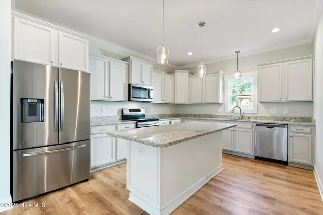 $475,000 | 108 North Lamplighters Walk, Hampstead, NC 28443