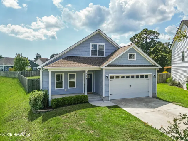 $475,000 | 108 North Lamplighters Walk, Hampstead, NC 28443