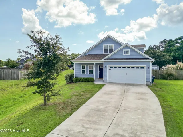 $475,000 | 108 North Lamplighters Walk, Hampstead, NC 28443