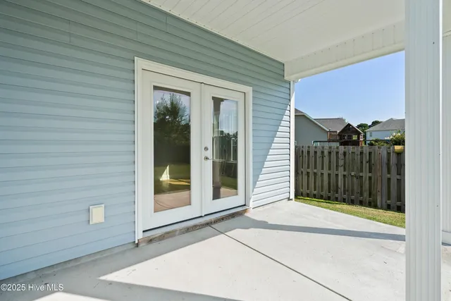 $475,000 | 108 North Lamplighters Walk, Hampstead, NC 28443