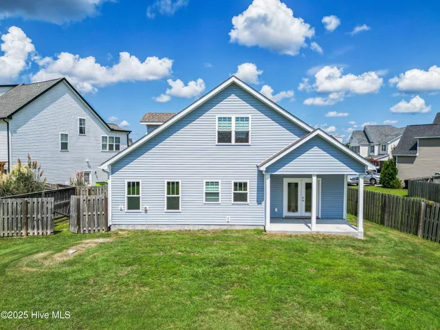 $475,000 | 108 North Lamplighters Walk, Hampstead, NC 28443