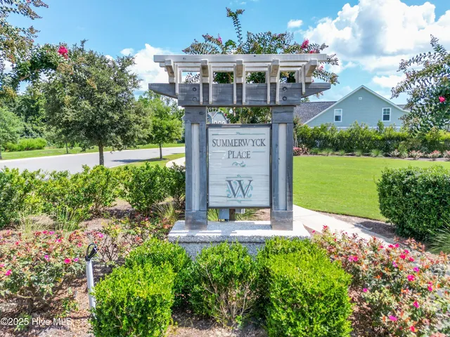 $475,000 | 108 North Lamplighters Walk, Hampstead, NC 28443