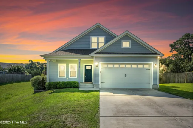 $475,000 | 108 North Lamplighters Walk, Hampstead, NC 28443