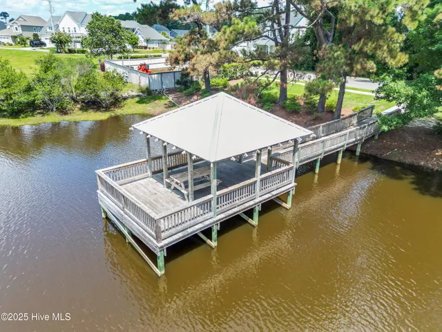 $475,000 | 108 North Lamplighters Walk, Hampstead, NC 28443