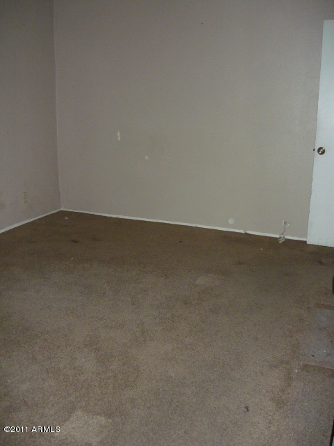 3625 West Ocotillo Road Phoenix, AZ 85019 - Photo 13 of 22 Master bedroom