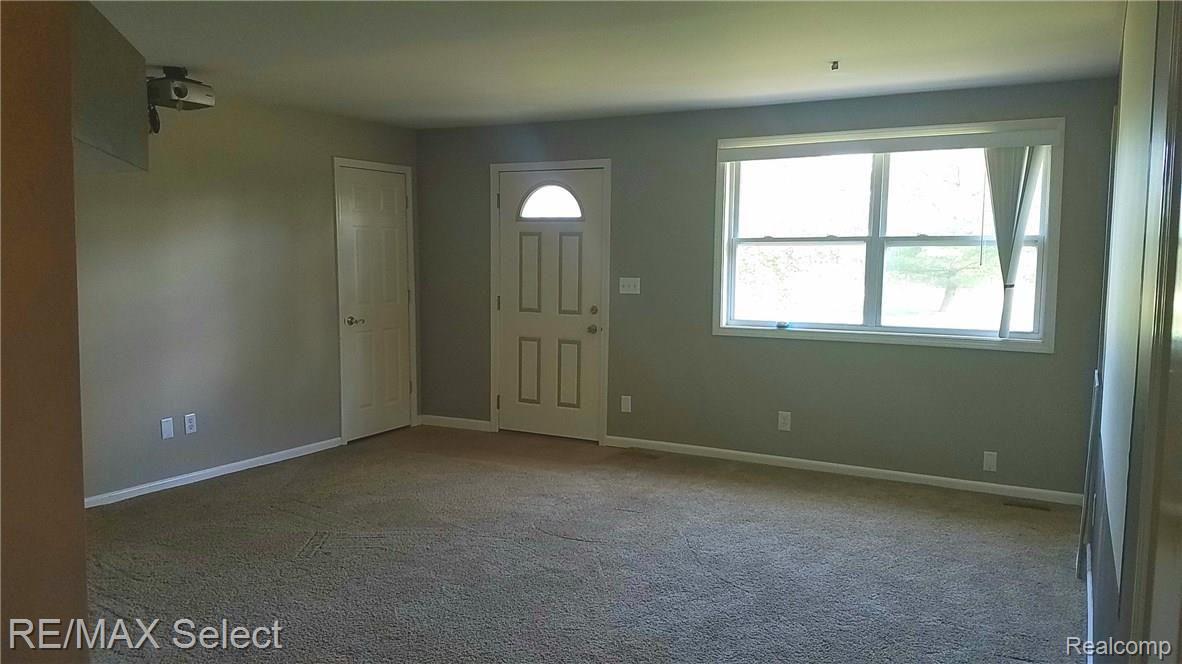 12307 Demond Road Gaines, MI 48436 - Photo 8 of 19 20171003_131604.jpg