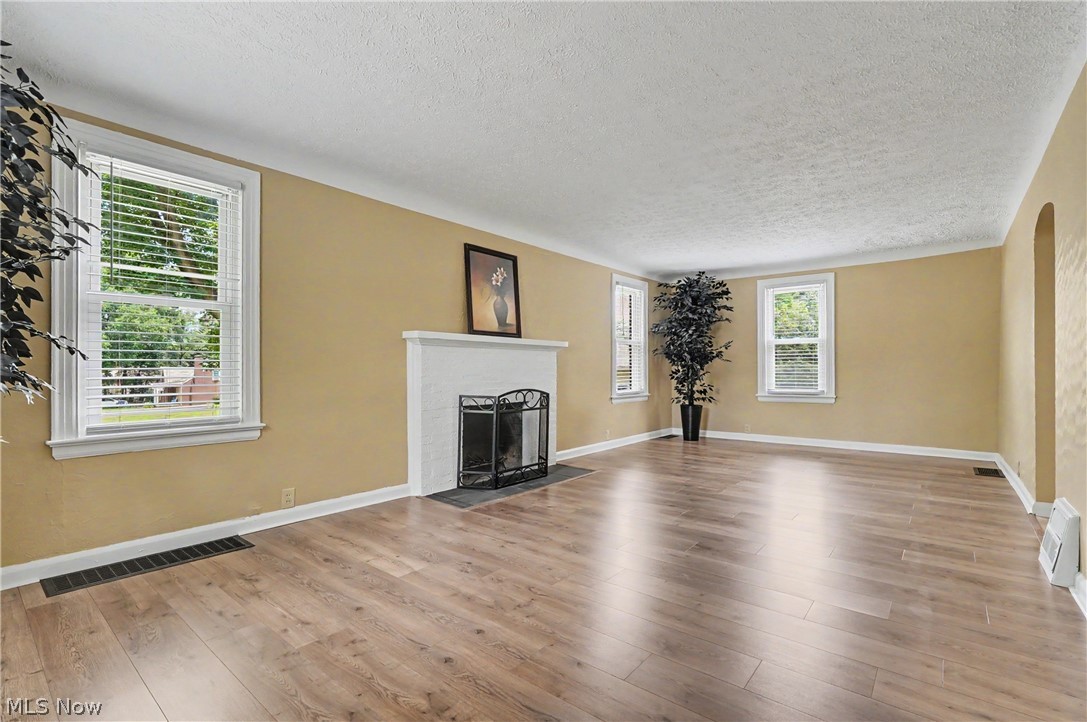 6341 Clingan Road Youngstown, OH 44514 - Photo 5 of 35