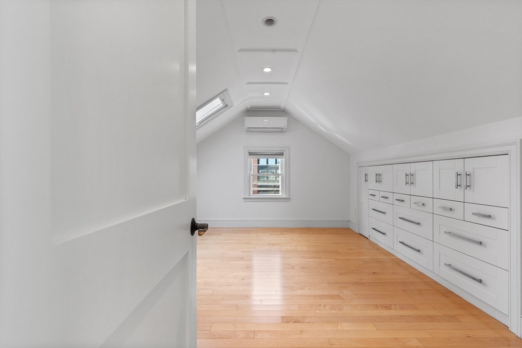 256 West 3rd Street, Unit 2 Boston, MA 02127 - Photo 23 of 30