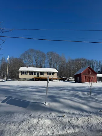 $199,000 | 3 Pine Lane, Burnham, ME 04922