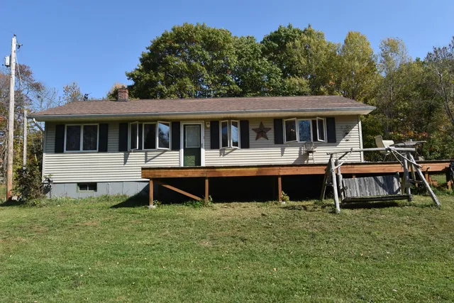 $199,000 | 3 Pine Lane, Burnham, ME 04922