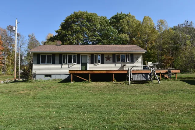 $199,000 | 3 Pine Lane, Burnham, ME 04922