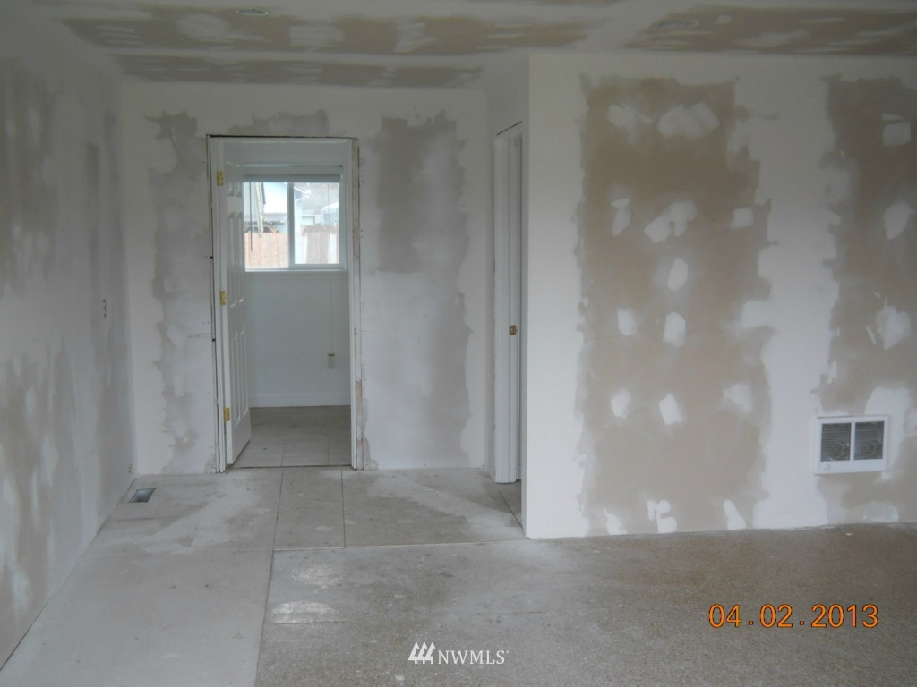 905 4th Street Cosmopolis, WA 98537 - Photo 6 of 15 Gallery Image 6