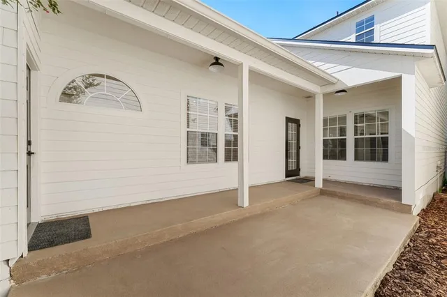 $2,350 | 11585 Northwest 18th Place, Gainesville, FL 32606