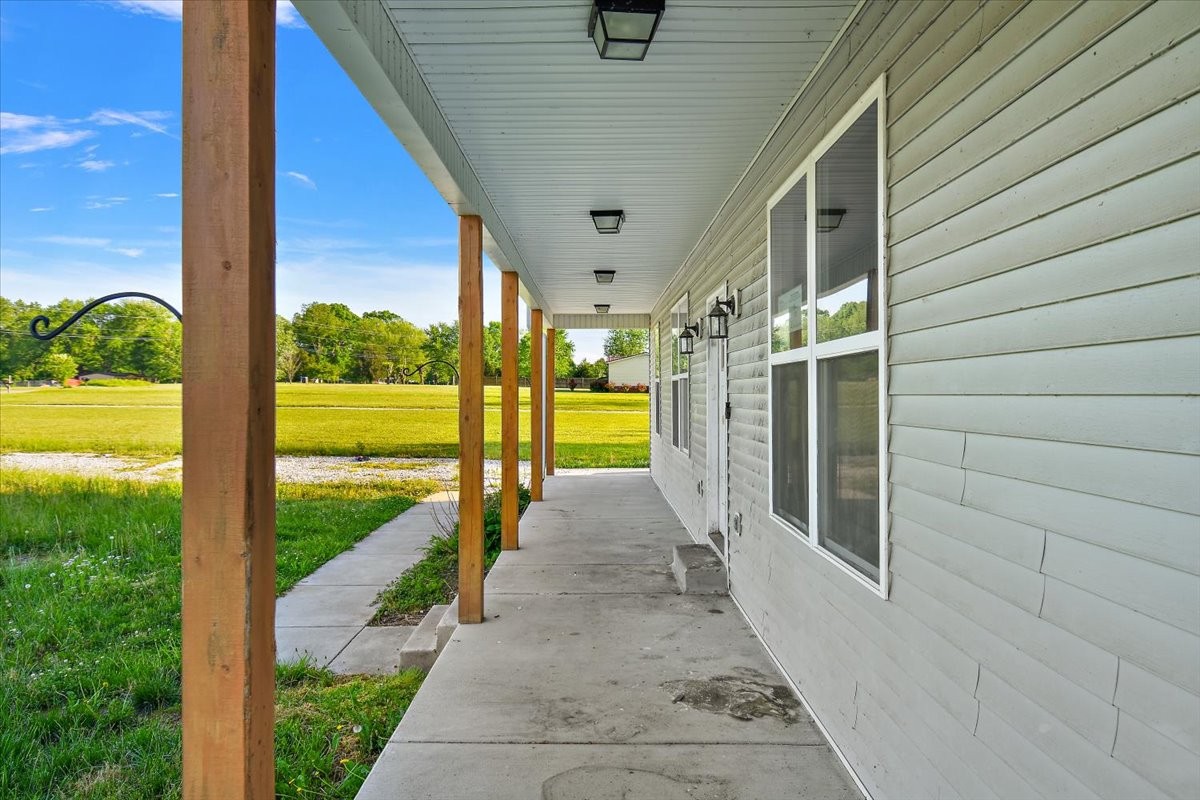 118 East Biggs Road Portland, TN 37148 - Photo 3 of 26 a view of a porch