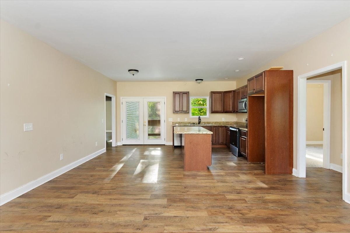 118 East Biggs Road Portland, TN 37148 - Photo 5 of 26 a view of kitchen with furniture and refrigerator