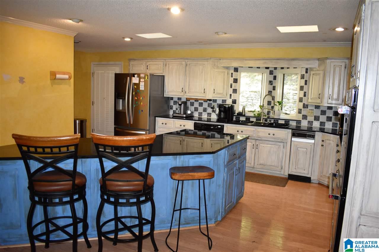 1229 Robin Lane Birmingham, AL 35235 - Photo 9 of 45