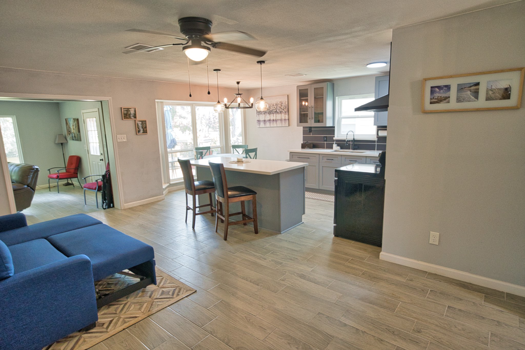 5401 County Road 334, Unit 10 Sweeny, TX 77480 - Photo 10 of 15 a living room with furniture a dining table and window