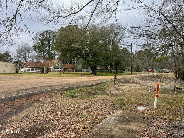 $42,000 | Forest Hill Road, Byram, MS 39272