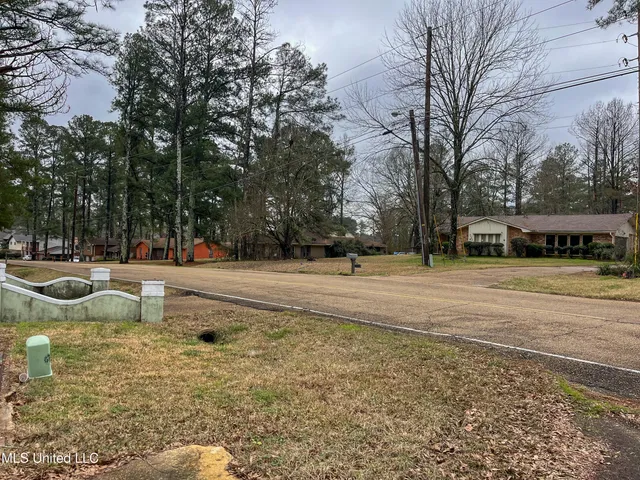 $42,000 | Forest Hill Road, Byram, MS 39272