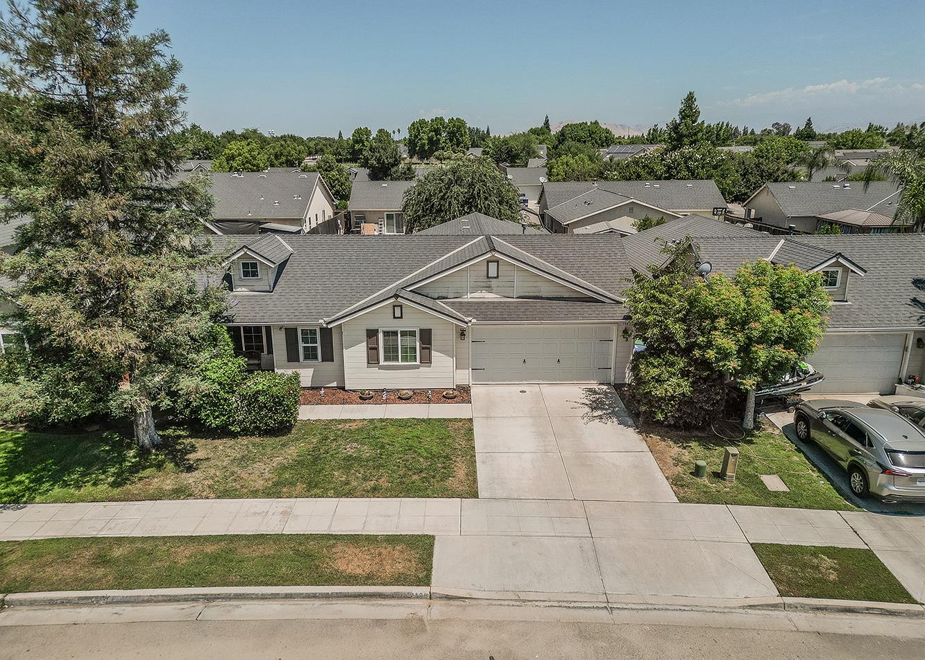 180 East Carpenter Avenue Reedley, CA 93654 - Photo 33 of 40