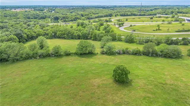 $2,800,000 | 10700 Northeast Reinking Road, Kansas City, MO 64156
