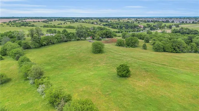 $2,800,000 | 10700 Northeast Reinking Road, Kansas City, MO 64156