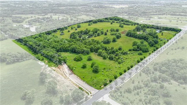 $2,800,000 | 10700 Northeast Reinking Road, Kansas City, MO 64156