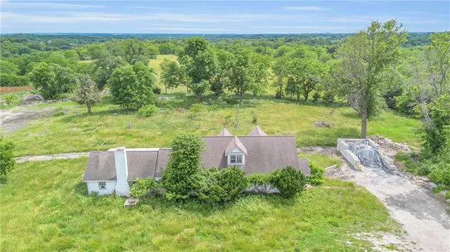 $2,800,000 | 10700 Northeast Reinking Road, Kansas City, MO 64156