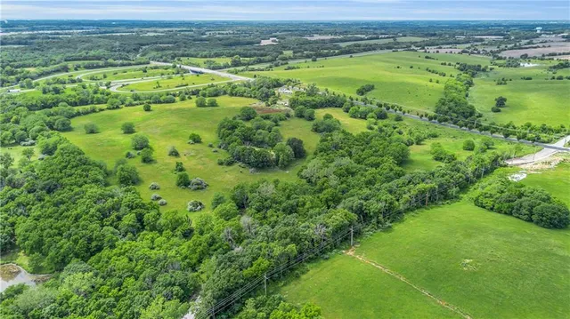 $2,800,000 | 10700 Northeast Reinking Road, Kansas City, MO 64156