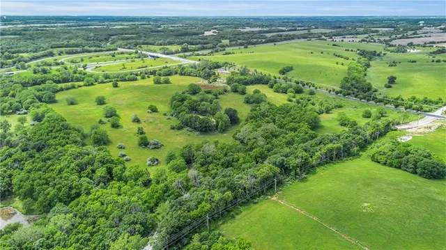 $2,800,000 | 10700 Northeast Reinking Road, Kansas City, MO 64156