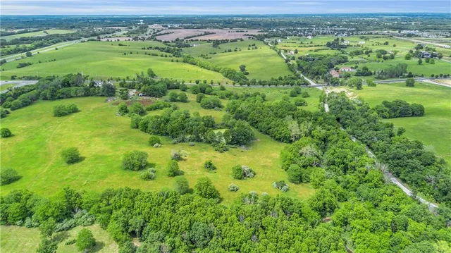 $2,800,000 | 10700 Northeast Reinking Road, Kansas City, MO 64156